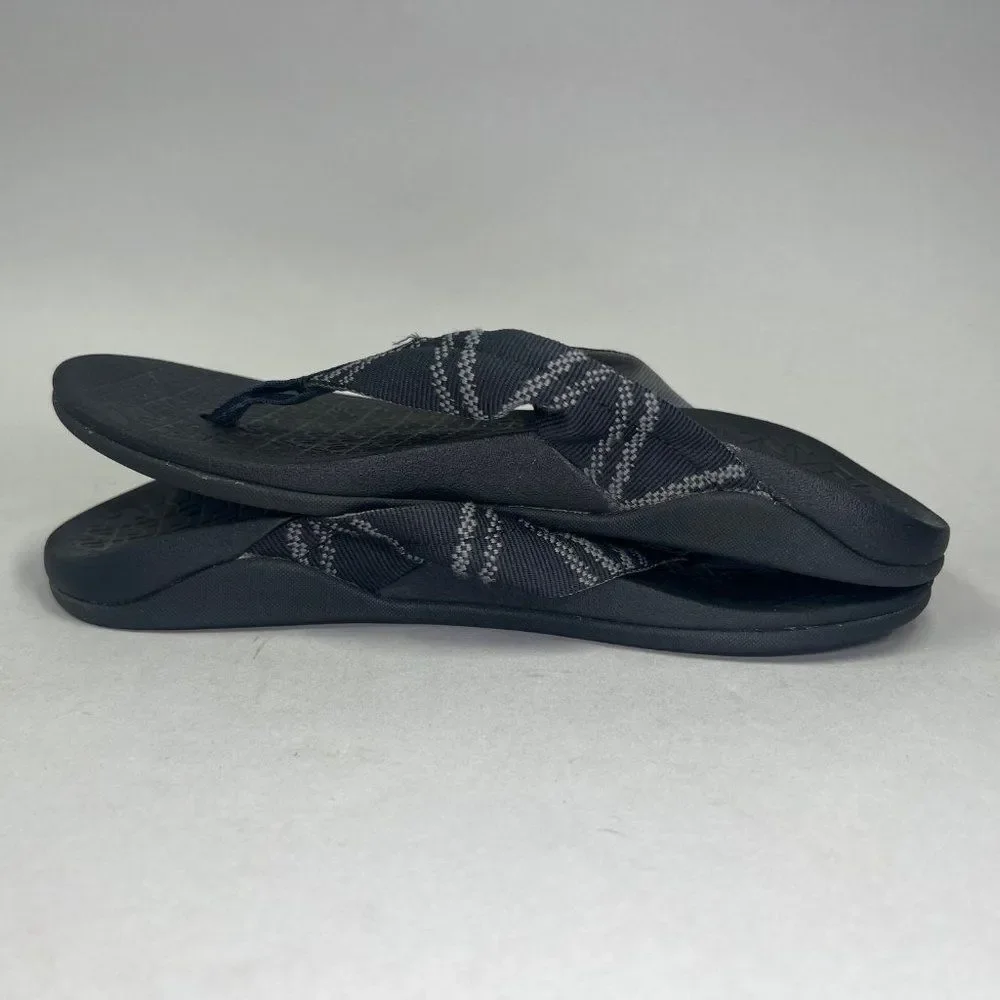 Chaco Sandals‎ Men's 7 Black & Gray Outdoor Athletic Beach Toe Post Flip Flops